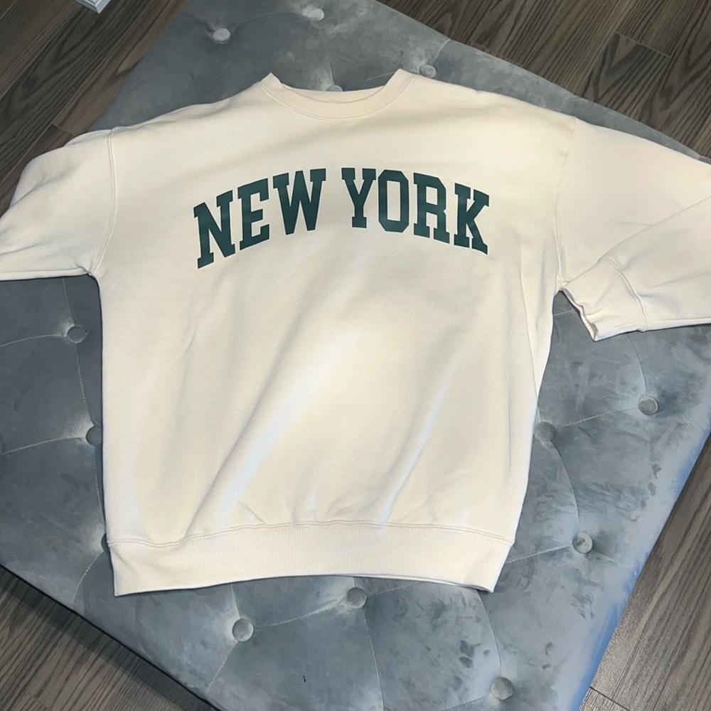 Sweatshirt - Picture 2 of 4